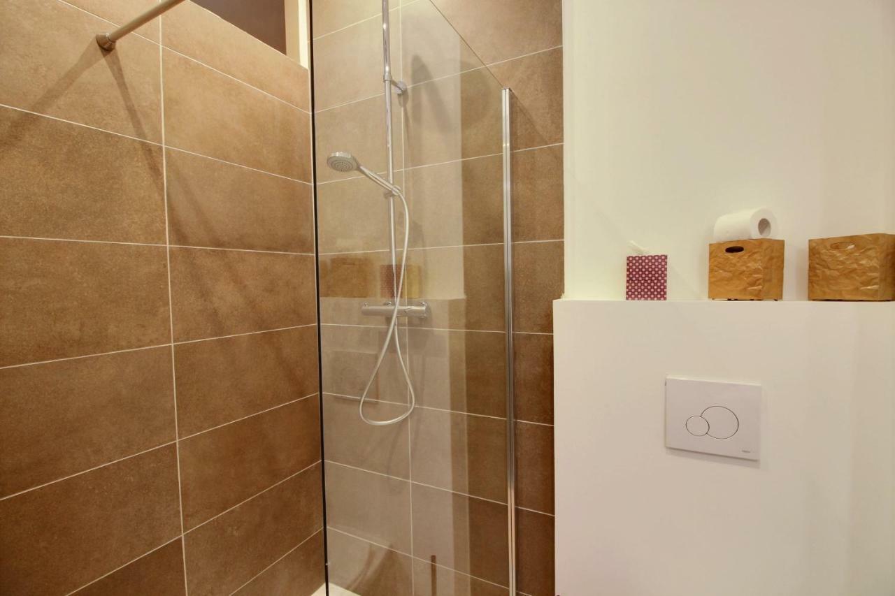 Effets Personnels Hotel Orange  Luaran gambar